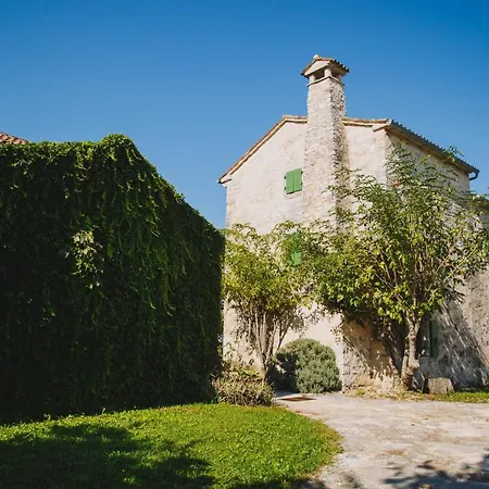 Arbalovija Rustic * Sivati